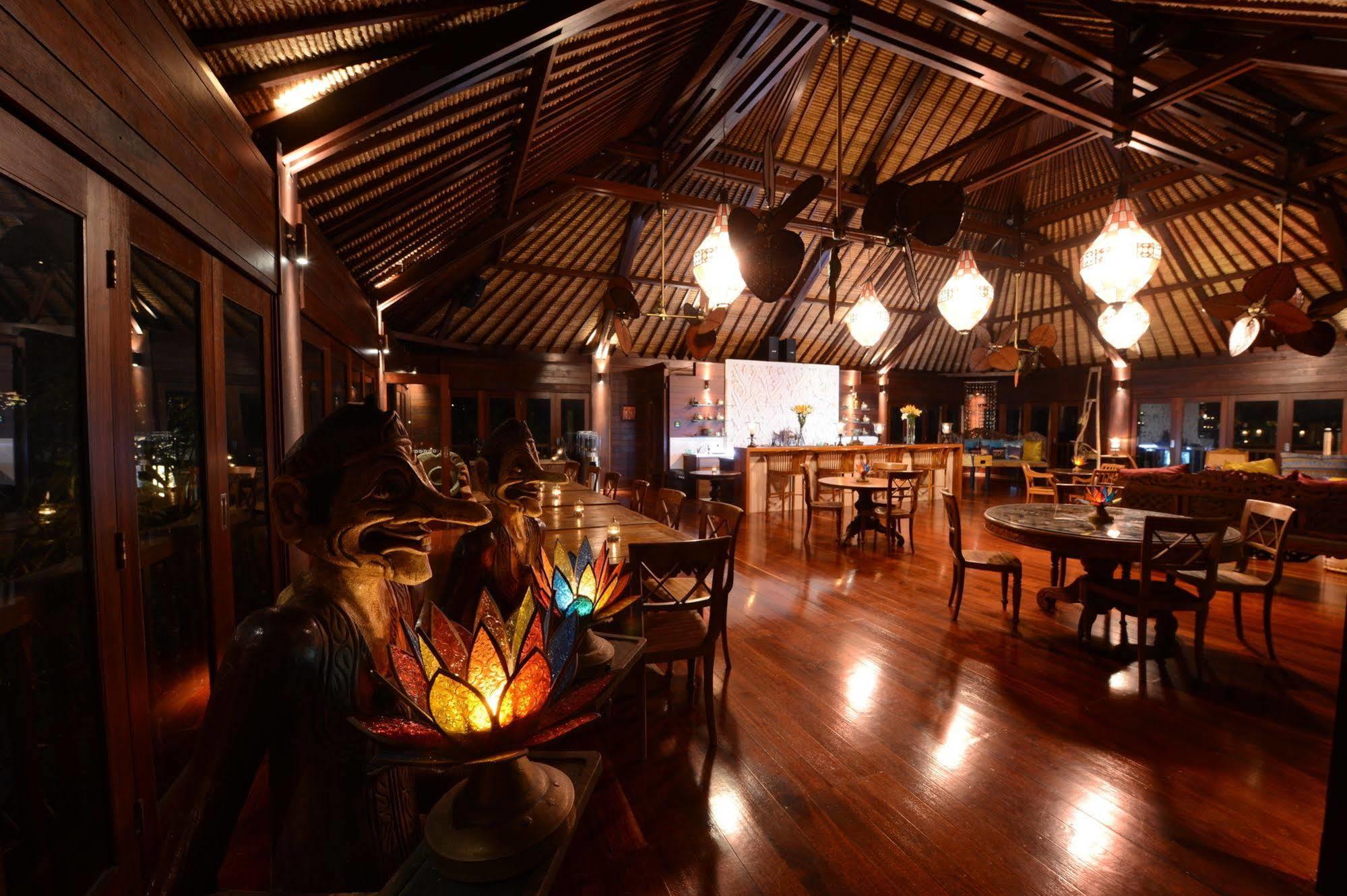 Отель Makepeace Island Noosa North Shore Экстерьер фото